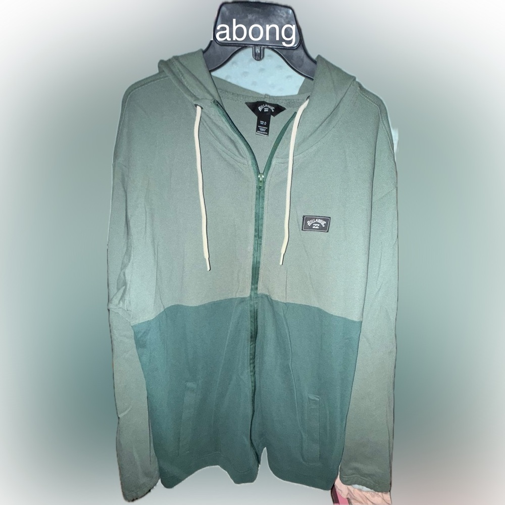 Billabong Green Zip-Up Sweater with Two-Tone Design